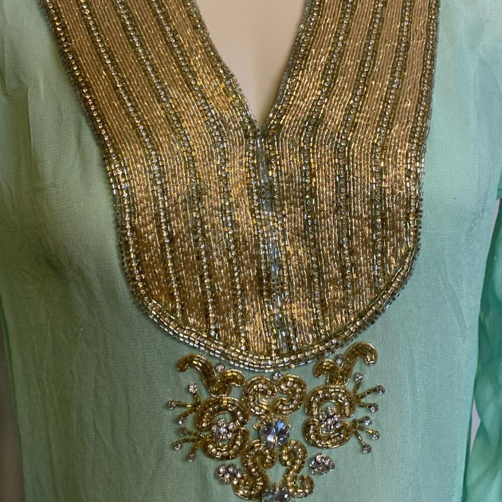 Kareena's mint tunic embroidered with gold jewels - Picture 2 of 9